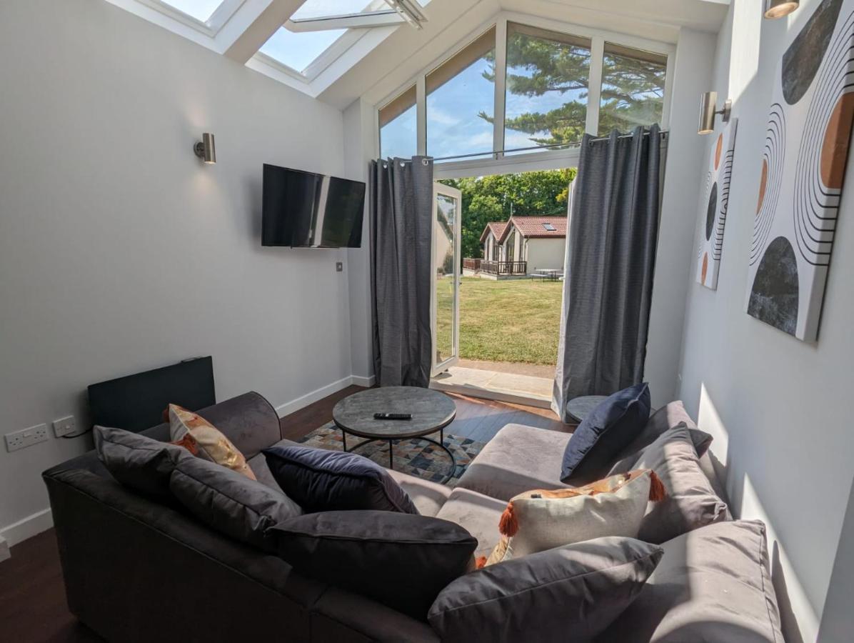 Kinetic Stays - Serenity Holiday Cottages Сидмаут Экстерьер фото